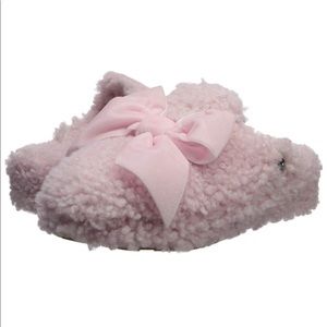 NWOT UGG Slippers